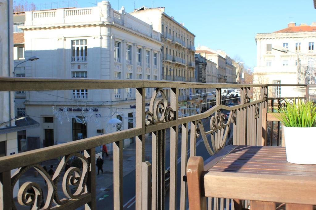 Uxco Republique Aparthotel Avignon Exterior photo